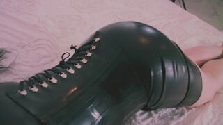 Korina Kova -  My mom went to a latex party