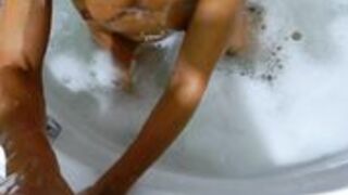 Alyssa Reece - Bath Time With Mommy