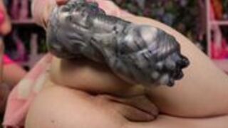 [ManyVids.com] Tweetney - Misc anal stretch